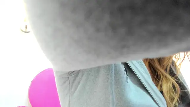 Bonniie 22 online show from April 7, 7:58 pm