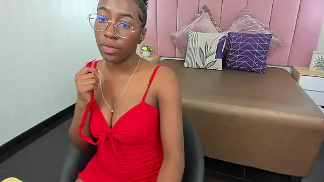 Qeen blackk online show from March 6, 4:07 pm