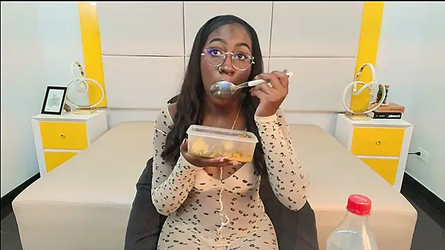 Qeen blackk online show from November 4, 9:14 pm