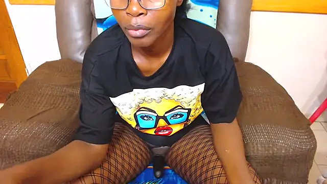 Snapshot of ChocolateClit chatting on November 29, 3:20 am ChocolateClit online show from November 29, 3:20 am