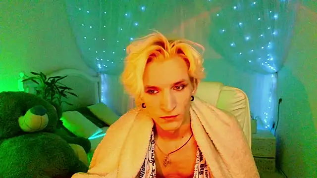 Snapshot of Limon_chik chatting on March 18, 7:42 pm Limon chik online show from March 18, 7:42 pm