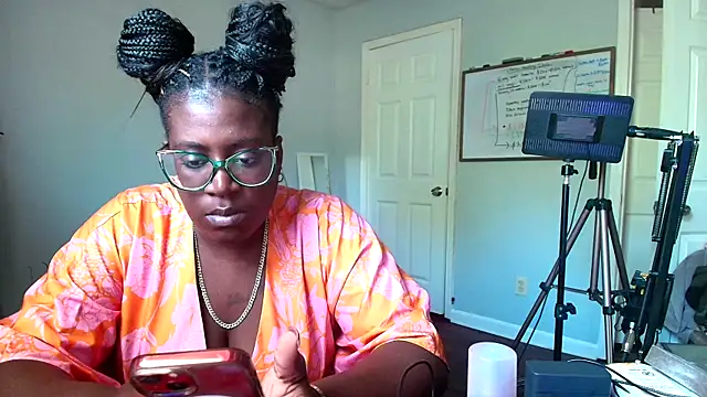 lovelyenigma365 online show from April 15, 6:26 pm