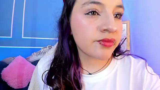 TaraTaylorr online show from April 5, 3:15 am