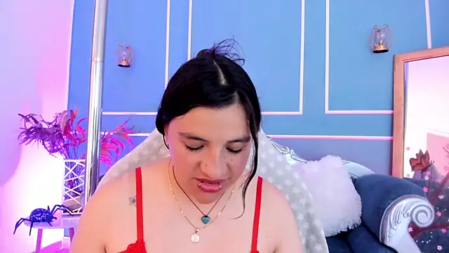 TaraTaylorr online show from May 16, 7:34 pm