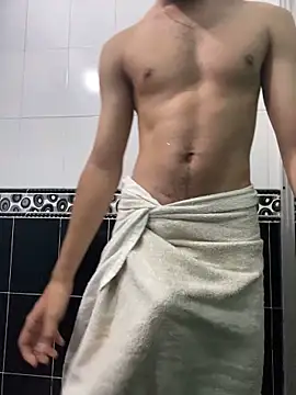 18 ALExxx online show from May 9, 2:39 am