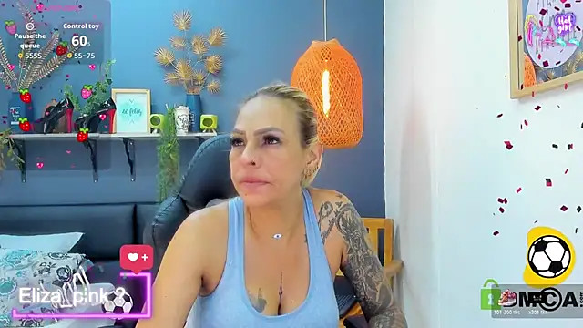 Snapshot of yessila_parker chatting on June 18, 8:58 am yessila parker online show from June 18, 8:58 am