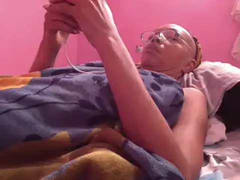 Ladyzee25 online show from February 5, 1:05 pm