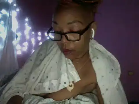 Ladyzee25 online show from March 18, 12:14 am