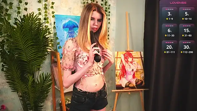 AmityDilley online show from May 13, 3:37 am