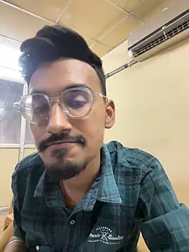 Snapshot of hypersexdriveboi chatting on March 11, 7:58 am hypersexdriveboi online show from March 11, 7:58 am