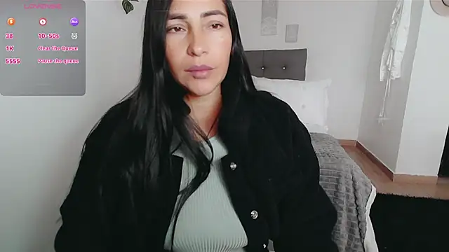 luna lgomez  online show from November 26, 1:12 pm