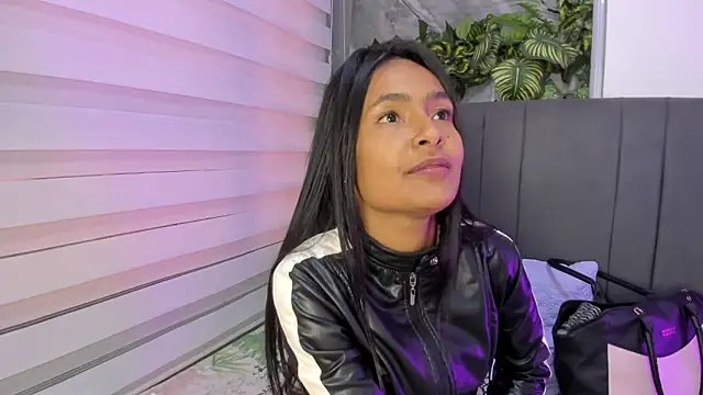 Snapshot of Fernanda_liie_ chatting on December 19, 12:34 pm Fernanda liie online show from December 19, 12:34 pm