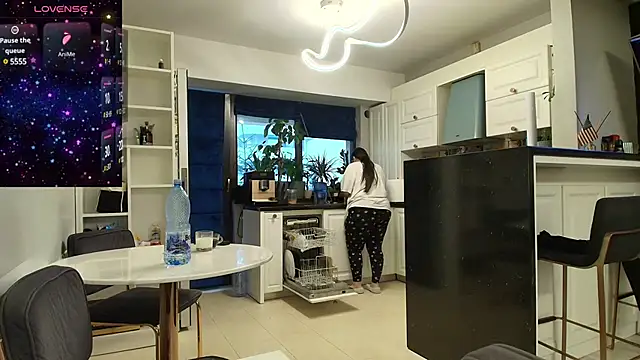 Layla- online show from December 9, 11:36 am