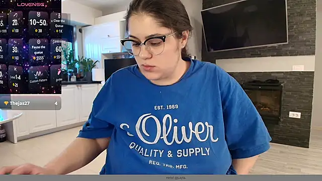 Layla- online show from February 21, 1:55 pm