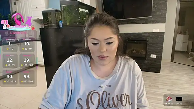 Layla- online show from November 5, 11:10 am