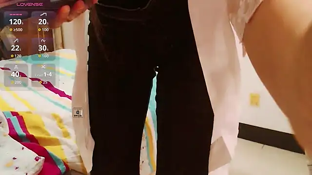 Snapshot of Iris-baby chatting on April 14, 12:16 am Iris-baby online show from April 14, 12:16 am