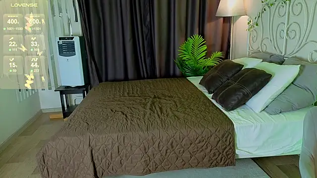 meow mellie online show from December 22, 2:19 am