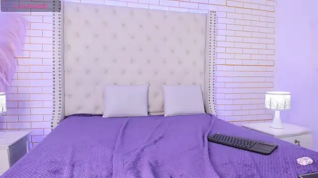 Emilly wilson  online show from September 26, 12:53 pm