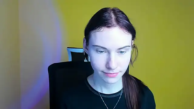 Snapshot of Fiona_Night chatting on March 12, 3:18 pm Fiona Night online show from March 12, 3:18 pm