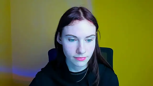 Snapshot of Fiona_Night chatting on March 13, 6:12 pm Fiona Night online show from March 13, 6:12 pm