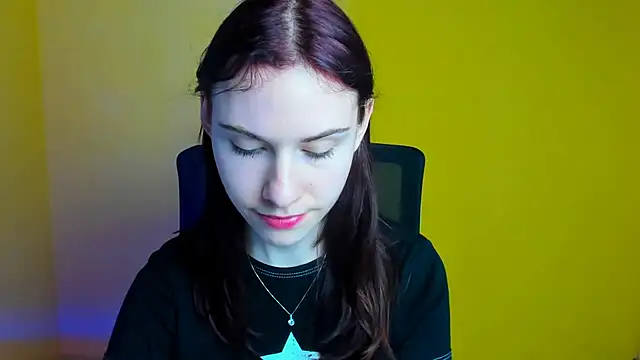 Snapshot of Fiona_Night chatting on March 13, 9:16 pm Fiona Night online show from March 13, 9:16 pm