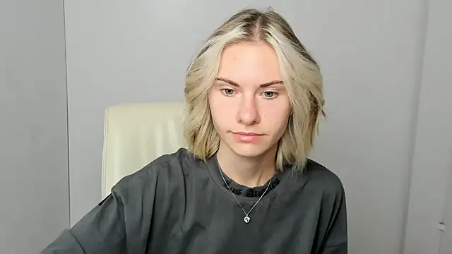 Snapshot of Fiona_Night chatting on September 15, 5:29 am Fiona Night online show from September 15, 5:29 am