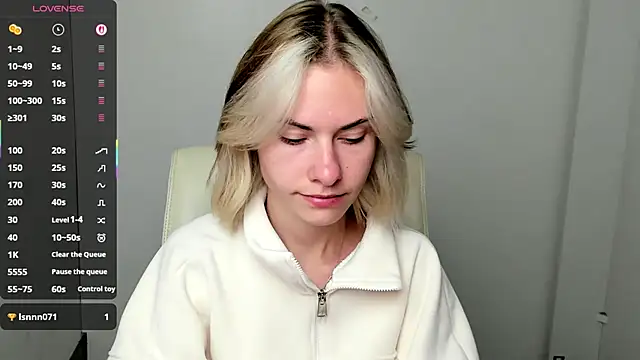 Snapshot of Fiona_Night chatting on September 25, 5:22 am Fiona Night online show from September 25, 5:22 am