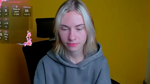 Snapshot of Fiona_Night chatting on October 8, 5:54 pm Fiona Night online show from October 8, 5:54 pm