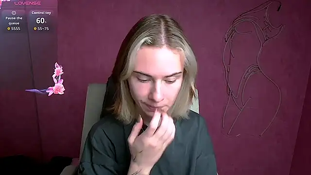 Snapshot of Fiona_Night chatting on October 13, 5:07 am Fiona Night online show from October 13, 5:07 am