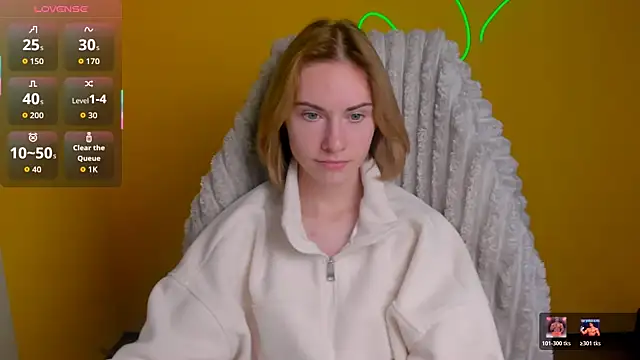 Snapshot of Fiona_Night chatting on December 17, 12:11 pm Fiona Night online show from December 17, 12:11 pm