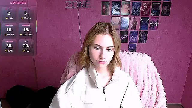 Snapshot of Fiona_Night chatting on December 18, 6:08 am Fiona Night online show from December 18, 6:08 am