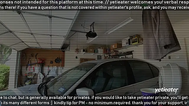 Snapshot of yetieater chatting on June 25, 8:35 pm yetieater online show from June 25, 8:35 pm