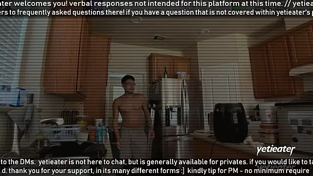 Snapshot of yetieater chatting on July 4, 5:08 pm yetieater online show from July 4, 5:08 pm