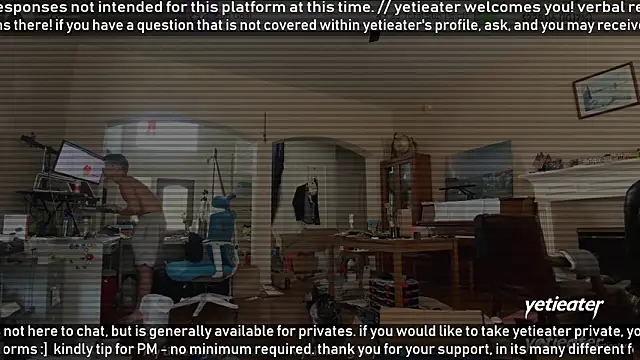 Snapshot of yetieater chatting on July 7, 3:49 pm yetieater online show from July 7, 3:49 pm
