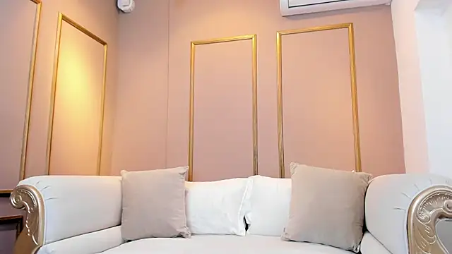 ValeriMilton online show from September 18, 7:16 pm