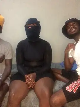 Snapshot of menzix96 chatting on October 11, 7:34 pm menzix96 online show from October 11, 7:34 pm