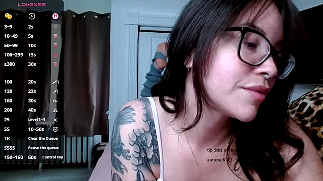 autumnb712 online show from September 29, 4:34 pm