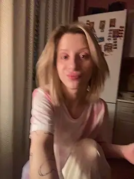 Snapshot of amorearte_m chatting on March 5, 1:10 am amorearte m online show from March 5, 1:10 am