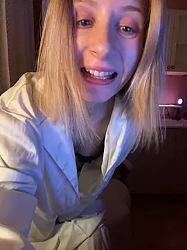 Snapshot of amorearte_m chatting on March 5, 8:32 pm amorearte m online show from March 5, 8:32 pm