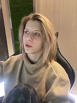 Snapshot of amorearte_m chatting on March 12, 12:53 am amorearte m online show from March 12, 12:53 am