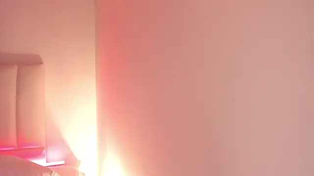 Hannahx   online show from March 6, 10:45 am