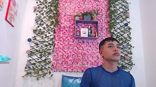 Snapshot of willians___0 chatting on October 8, 3:48 am willians   0 online show from October 8, 3:48 am