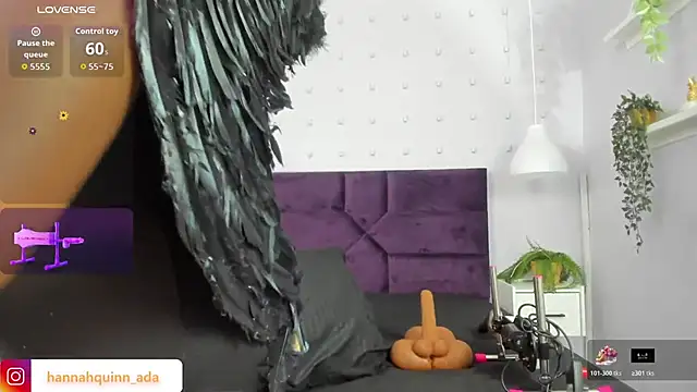 Hanaahquinn online show from October 31, 11:55 am