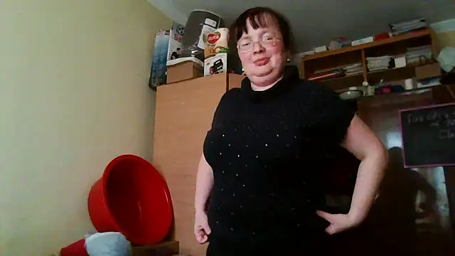 Queen-Elizabeth-25 online show from March 4, 8:57 am