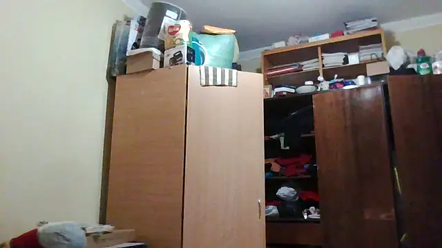 Queen-Elizabeth-25 online show from March 4, 7:22 pm