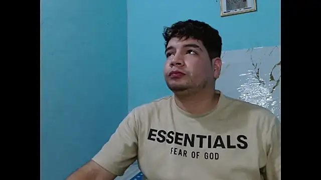 Snapshot of lunaxxx_69 chatting on March 9, 3:11 am lunaxxx 69 online show from March 9, 3:11 am