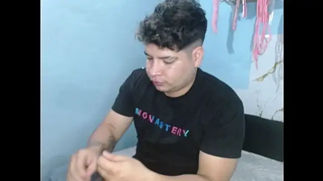 Snapshot of lunaxxx_69 chatting on March 20, 1:24 am lunaxxx 69 online show from March 20, 1:24 am