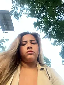 Snapshot of lunaxxx_69 chatting on September 12, 10:43 pm lunaxxx 69 online show from September 12, 10:43 pm