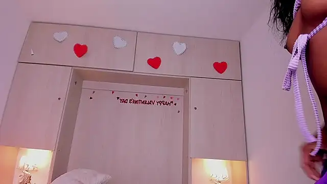 BeverlySteel online show from February 18, 8:05 pm