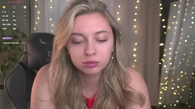 Snapshot of christie_luv chatting on January 11, 1:05 pm christie luv online show from January 11, 1:05 pm